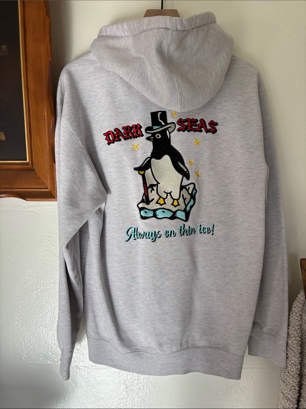 Light Gray Crewneck Hoodie with Penguin Graphic - Dark Seas
